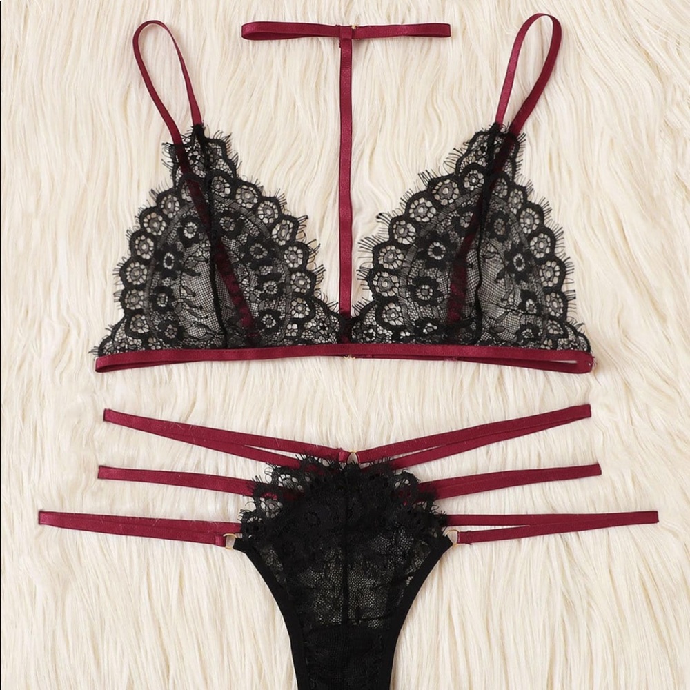 SOLD‼️ Eyelash Lingerie with choker
